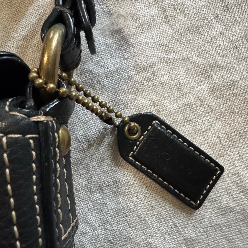 Vintage Coach Black Pebbled Leather Mini Shoulder Bag Turn Lock Baguette Y2K - Picture 2 of 6